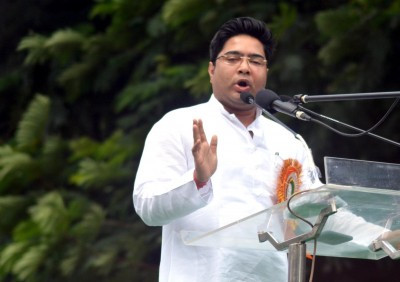 TMC MP takes dig at BJP for 'incorrect rendition' of national anthem