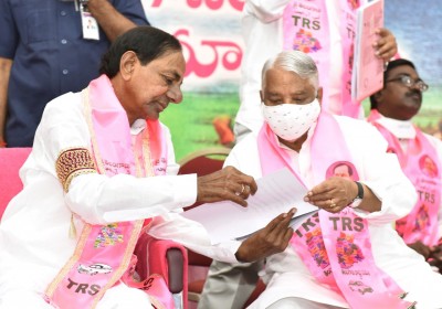 Telangana CM rules out change in leadership