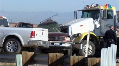 13 dead in car crash near US-Mexico border