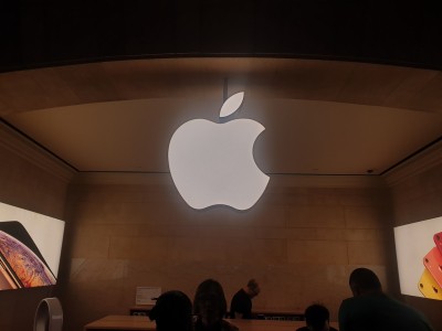 Apple sues ex-worker for selling trade secrets to a journalist