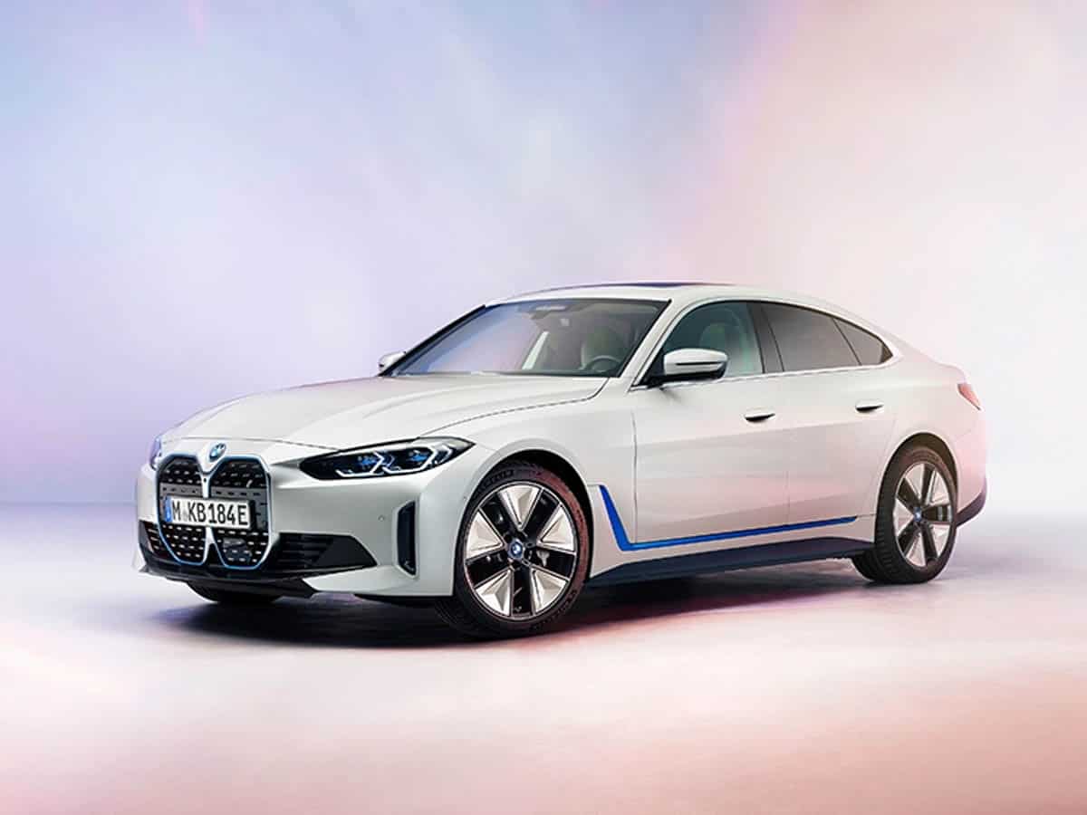 BMW unveils its 1st all-electric sedan i4, arriving this year