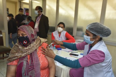 India logs over 24K cases again, infection rate nears 2%