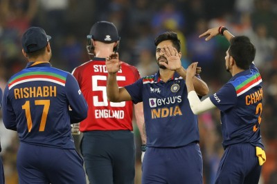 India restrict England to 164/6 in 2nd T20I