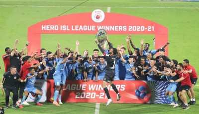 Mumbai beat Bagan 2-0, win League Winners' Shield