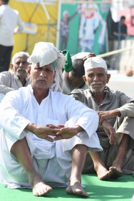 Now retired UP bureaucrats urge farmers to end agitation