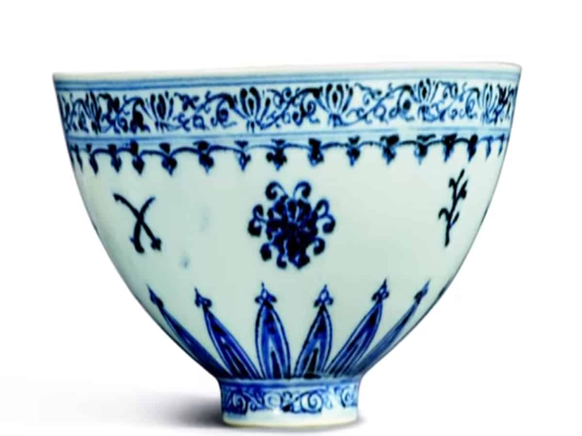 Chinese floral bowl