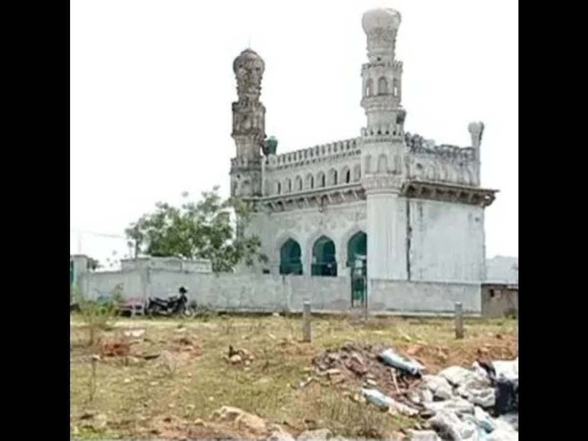 Masjid Almas