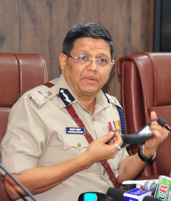 B'luru top cop warns lockdown violators of stringent action