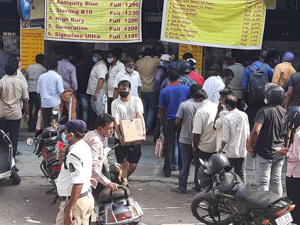 Lockdown effect: Tipplers go for panic buying; liquor shops rake in moolah