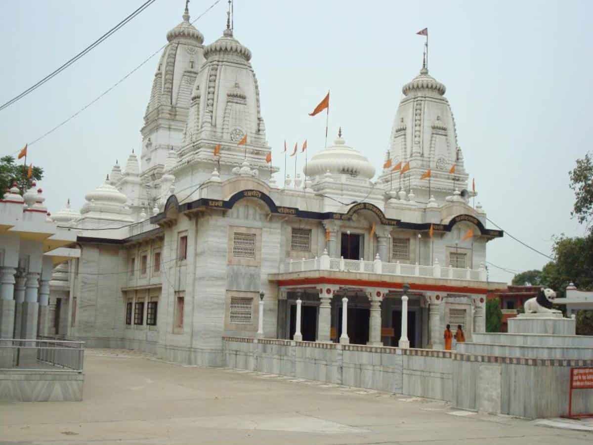 UP: Muslims families asked to vacate homes around Gorakhnath Temple