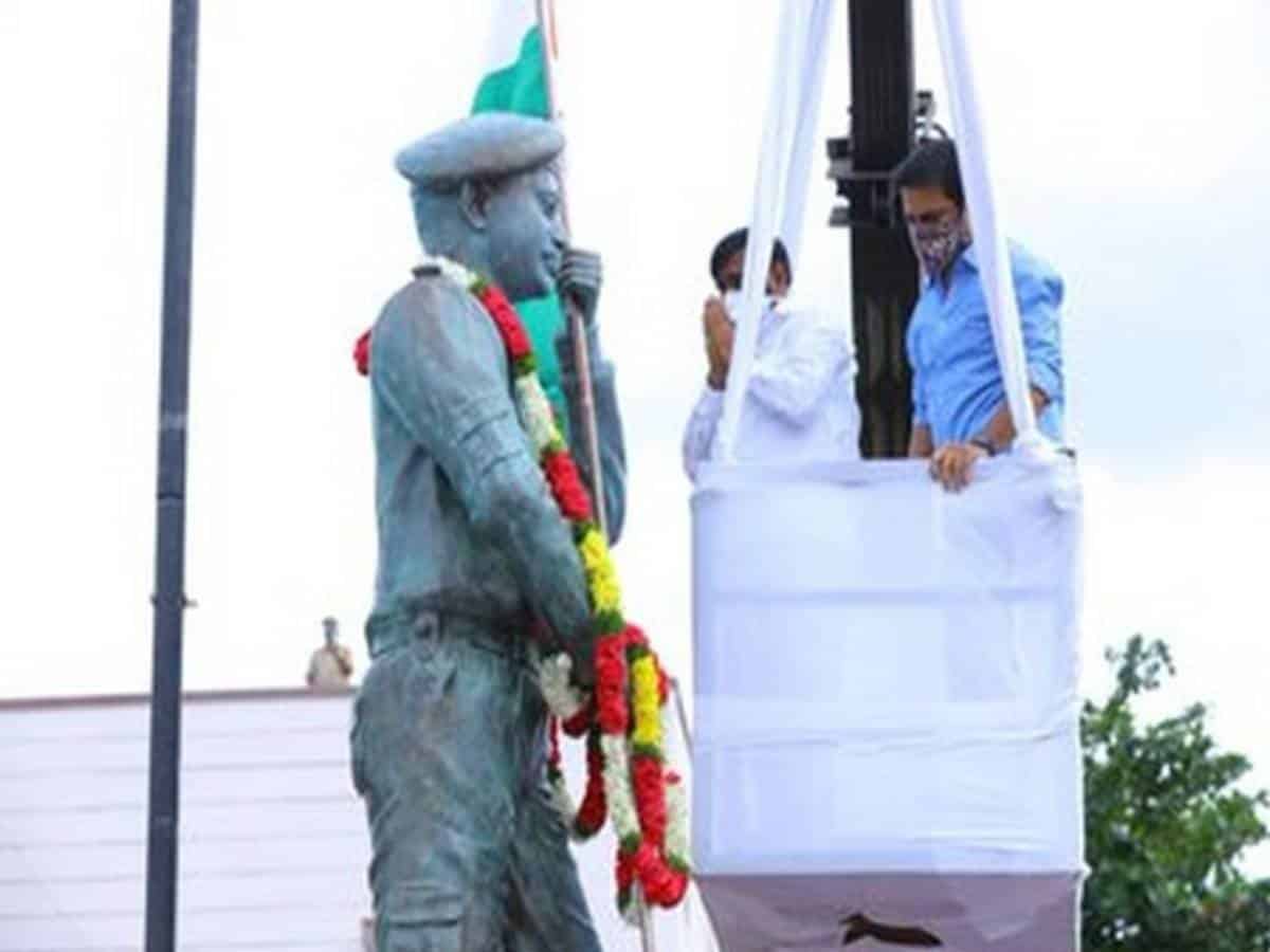 Telangana: Statue of Colonel martyred in Galwan clash unveiled