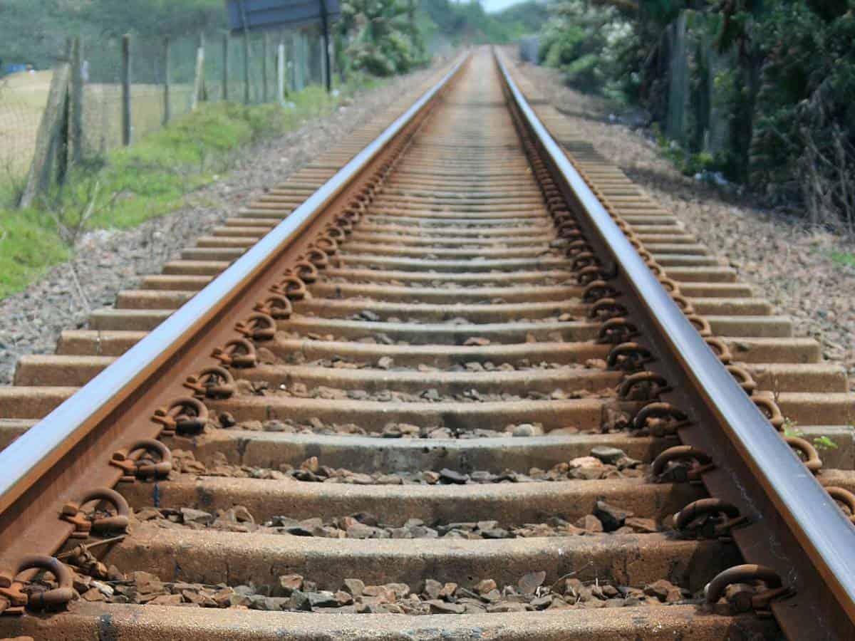 Mumbai: Woman pushed out of moving train while resisting robbery