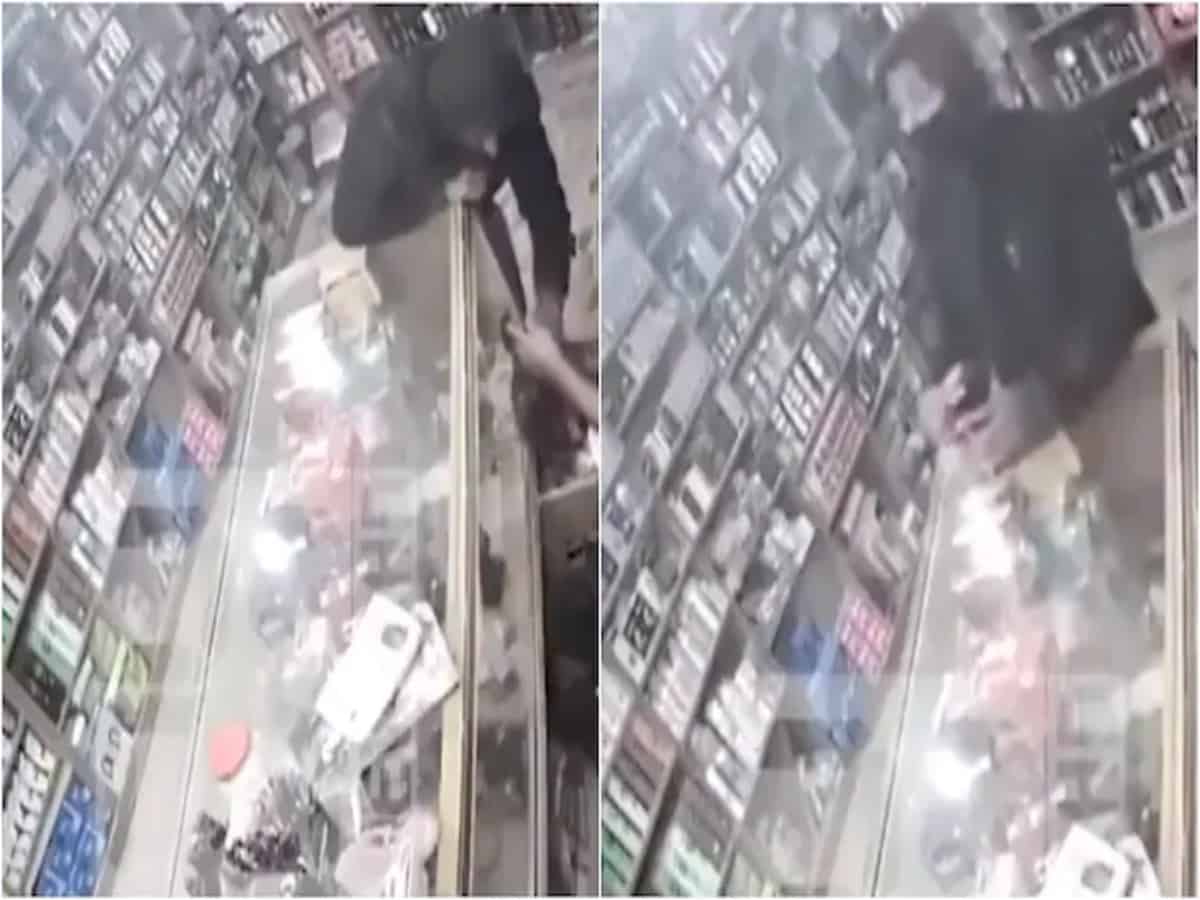 Viral Video: Netizens react to courteous robber in Pakistan's store