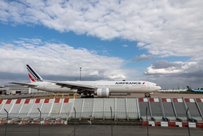 Plane evacuated over bomb scare at Paris Charles de Gaulle Airport
