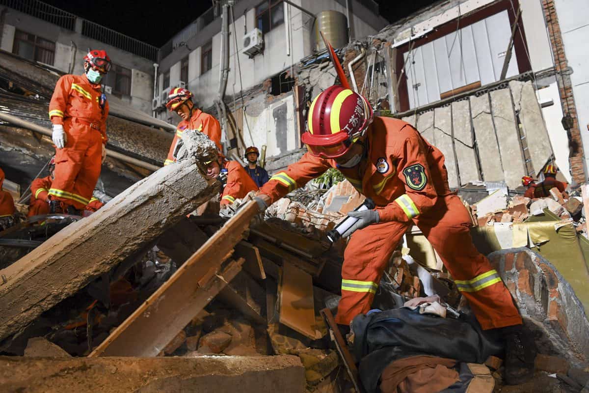 At least 8 dead in hotel collapse in eastern China