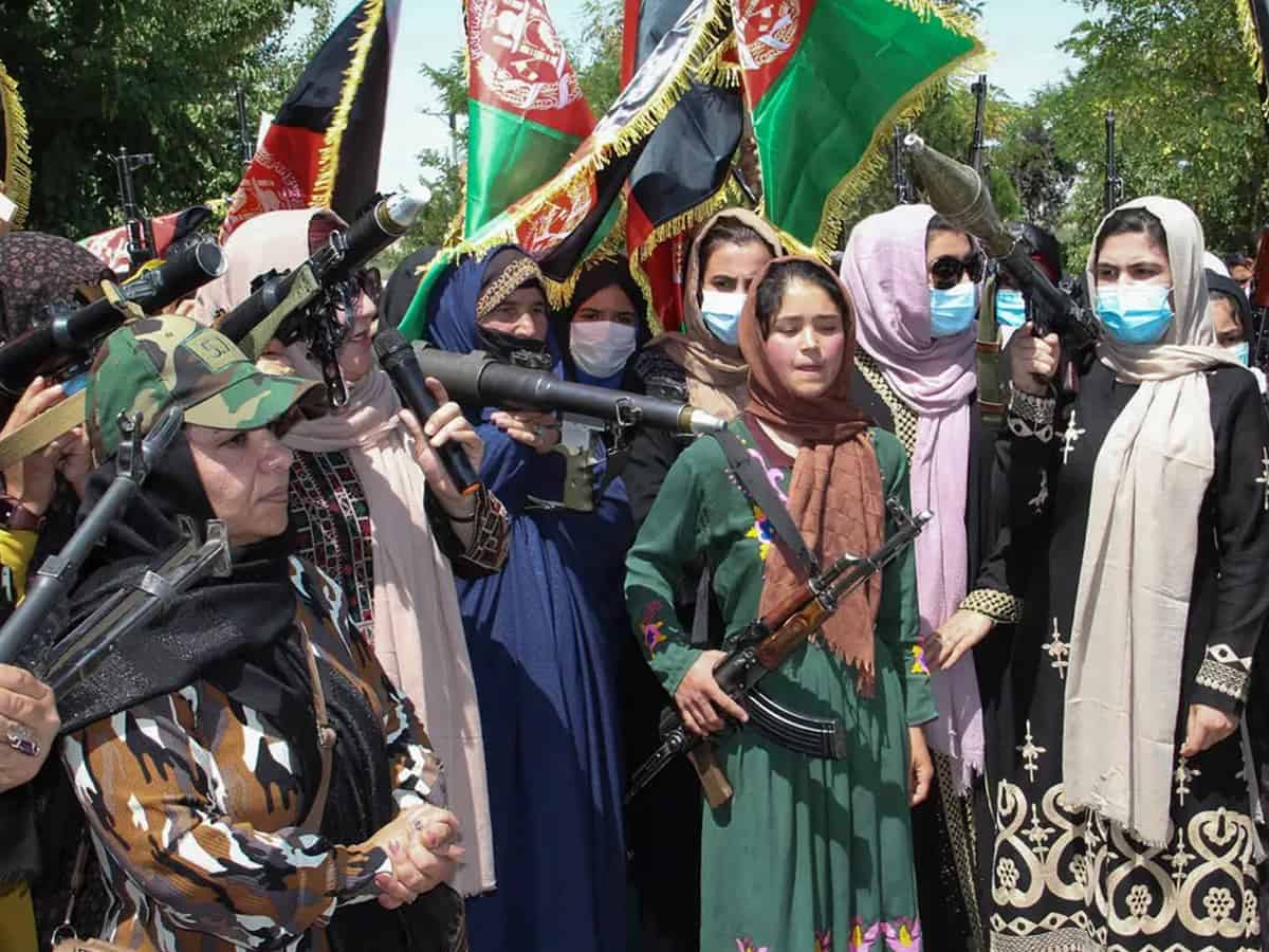 Armed Afghan women take to the streets against Taliban