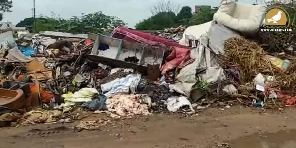 Hyderabad: Garbage piles on Mir Alam Tank road