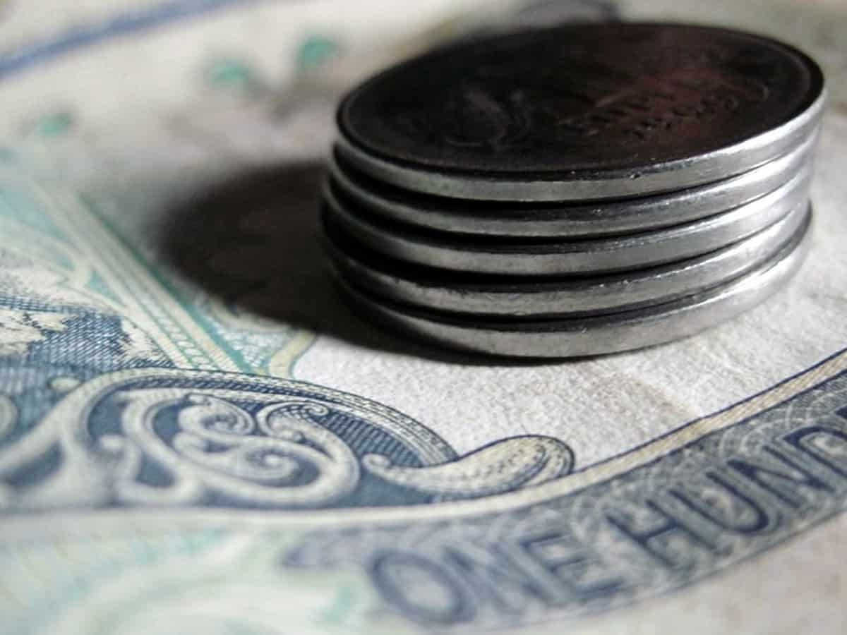 Rupee slumps 12 paise to 74.35 against US dollar in early trade