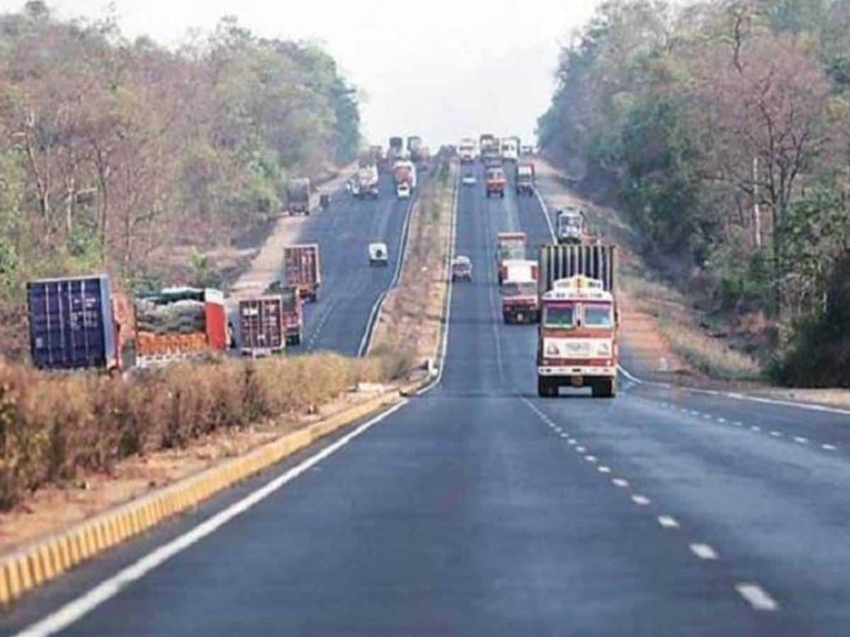 TRS MPs submit MoU for the recognition of new national highways in Telangana