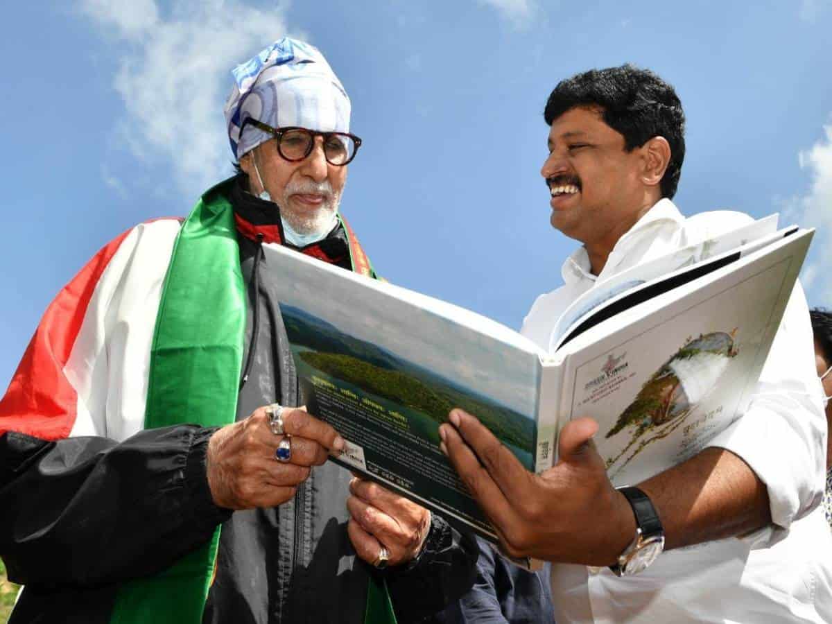 Amitabh Bachchan takes part in Green India Challenge
