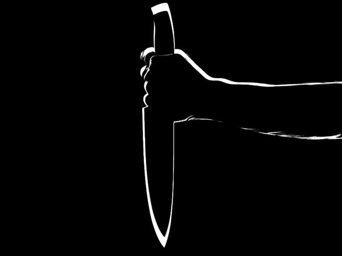 Dubai: Indian woman jailed for stabbing lover's wife with fruit knife