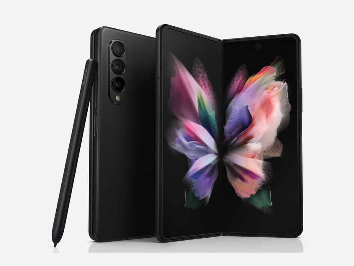 Future Galaxy Z Fold may come with a roll out display: Report