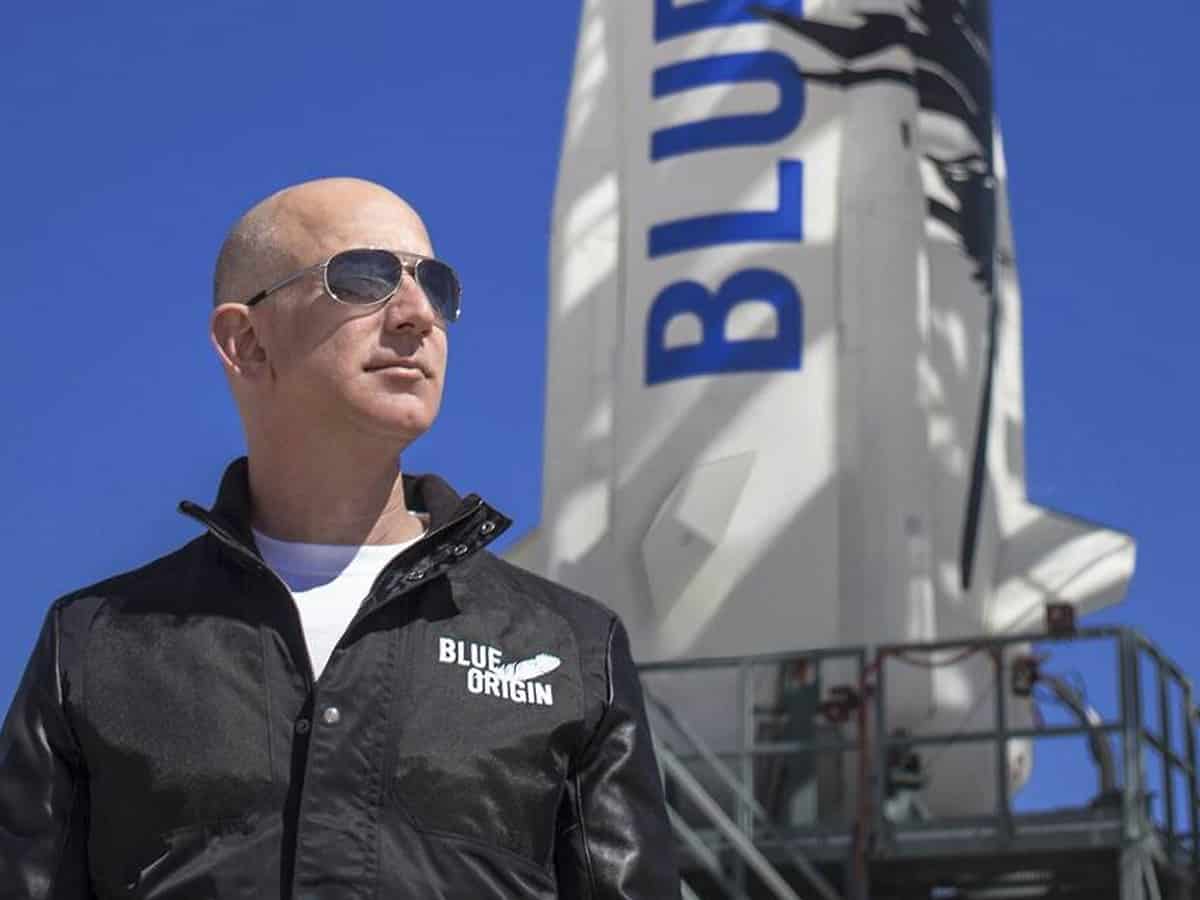 Jeff Bezos, Lauren Sanchez pair up with A-list couple on vacation before wedding