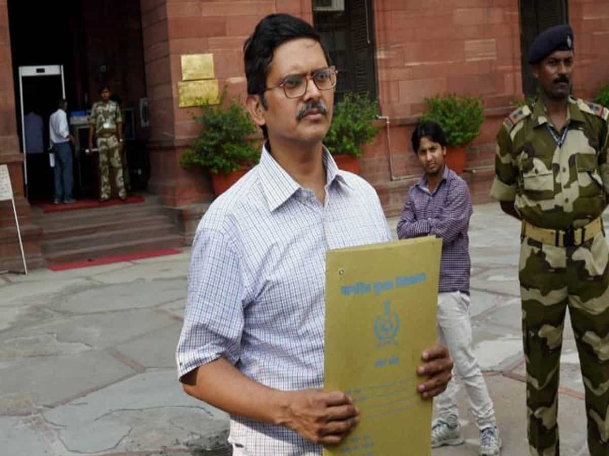 Former IPS officer Amitabh Thakur held for abetting suicide of rape victim