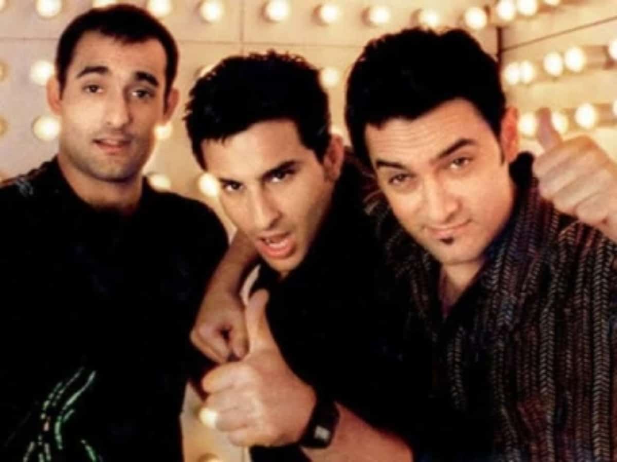 Aamir Khan unspools happy memories of 'Dil Chahta Hai' crew
