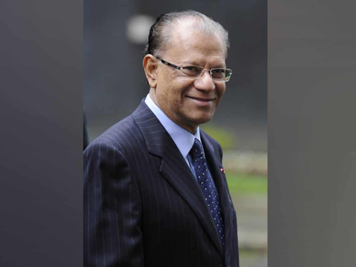 Former Mauritius PM Navinchandra Ramgoolam en-route to India for medical emergency