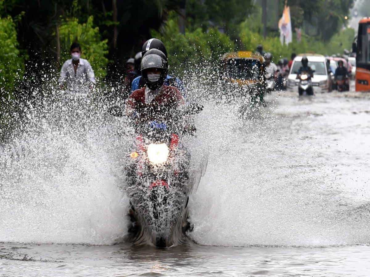 Heavy rain in AP dampens 'Bharat Bandh'