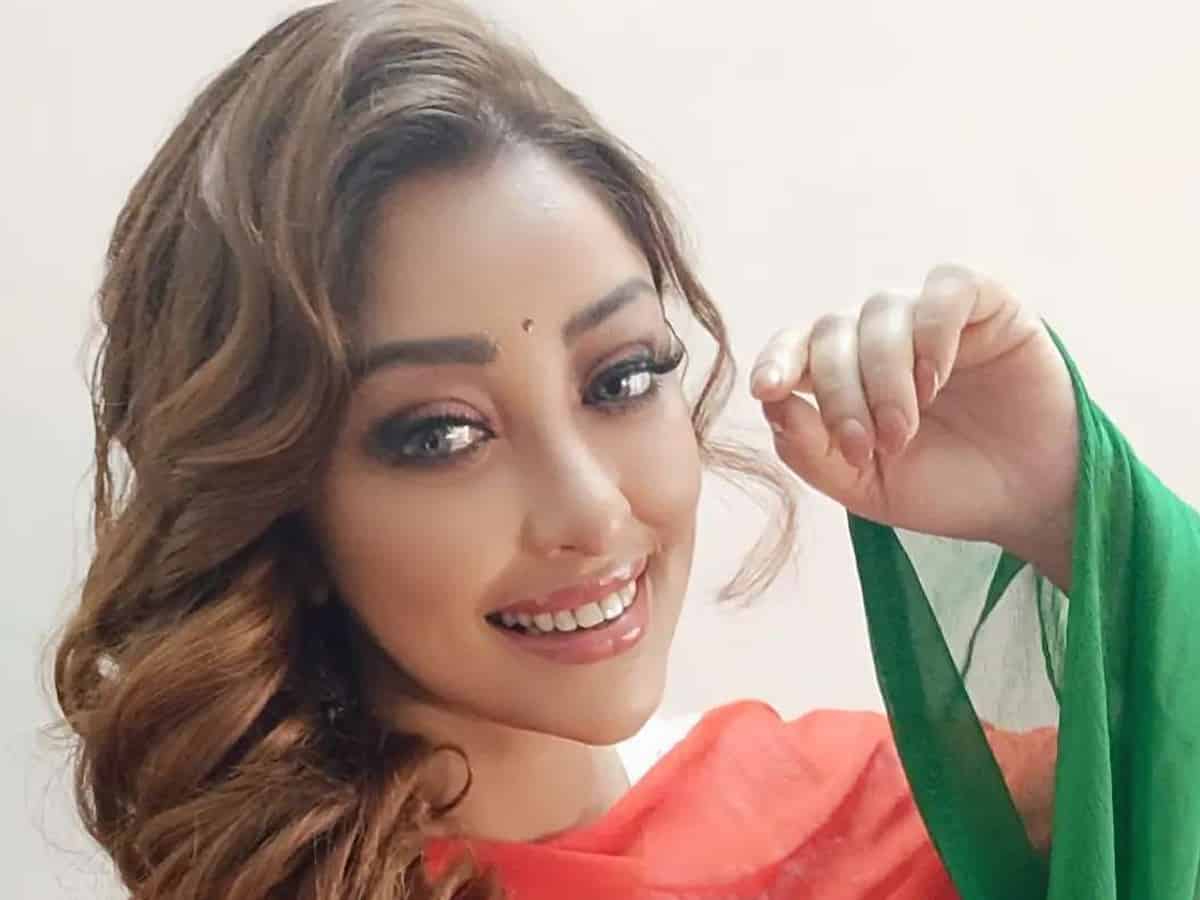 Payal Ghosh injured after suspected 'acid attack'