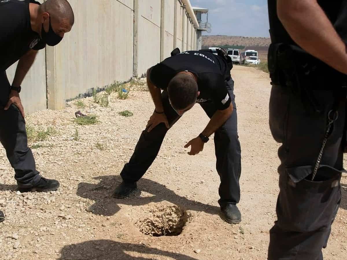 Israel searches for 6 Palestinians after rare prison break