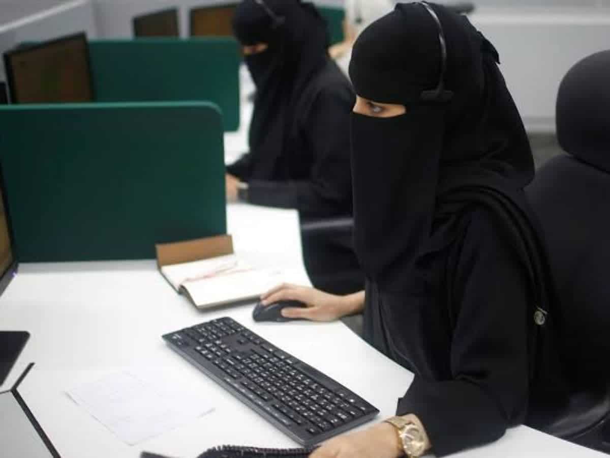 Saudi women exceeded the average monthly salary over men for the first time