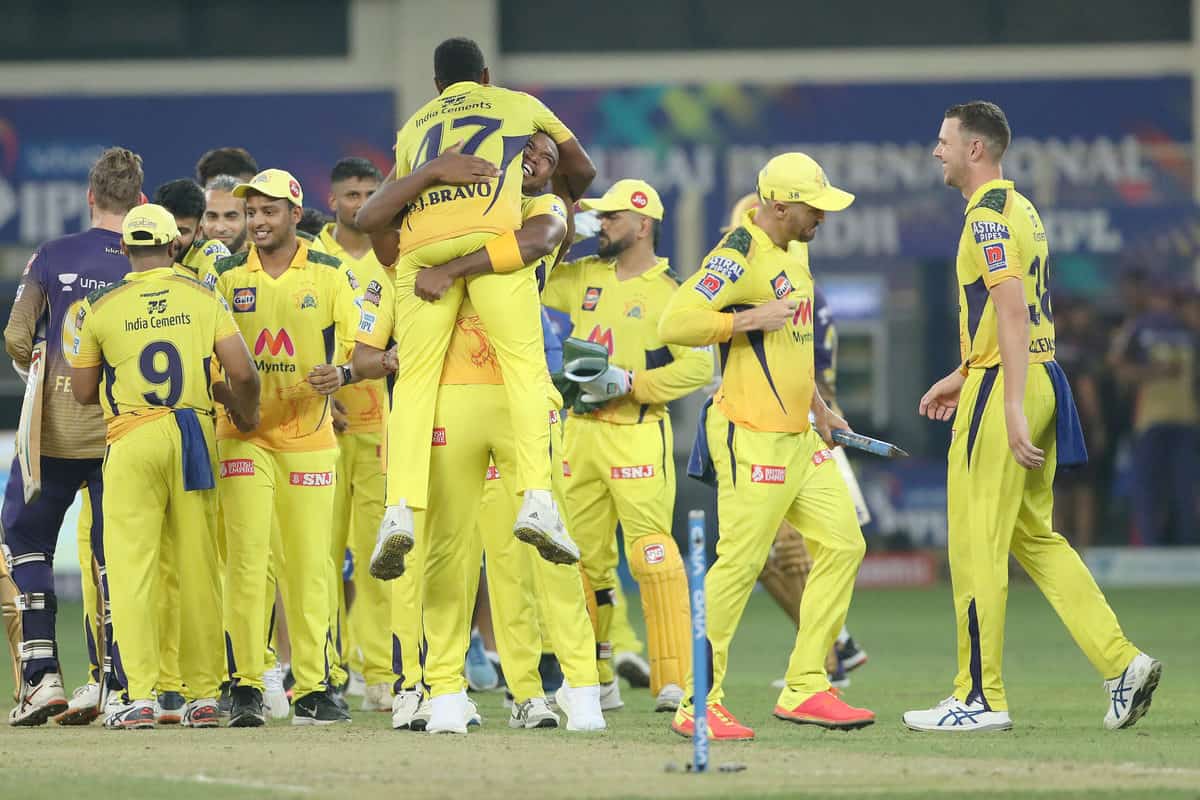 Charge of Old Brigade: Chennai Super Kings under MS Dhoni win IPL for 4th time