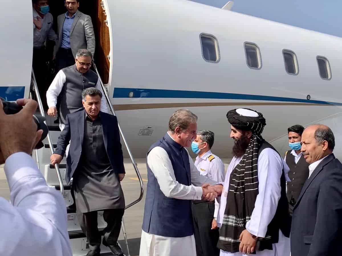 Pak FM Qureshi, ISI chief in Kabul for talks with Taliban