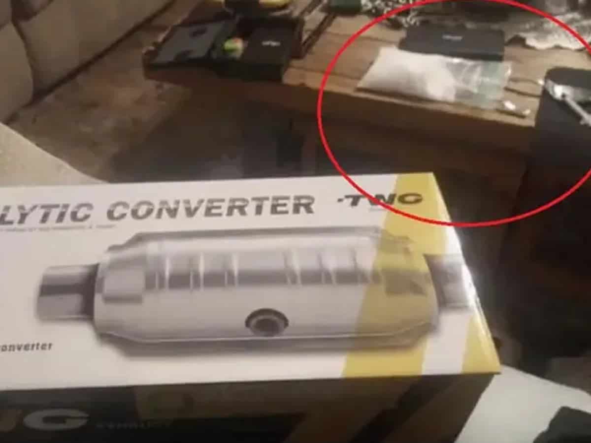 Man selling car parts on facebook forgets to hide drugs in the photo