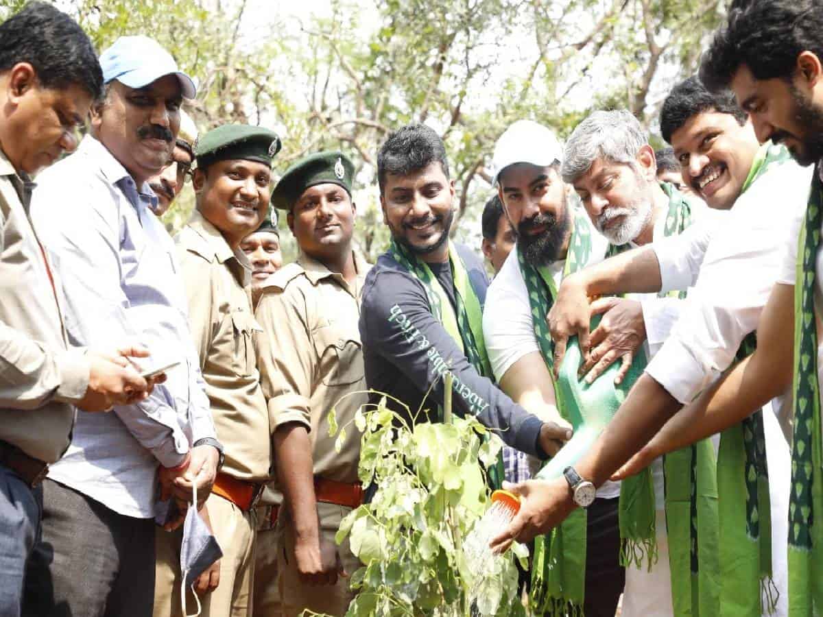 Jagapathi Babu hails Telangana's proposed green fund