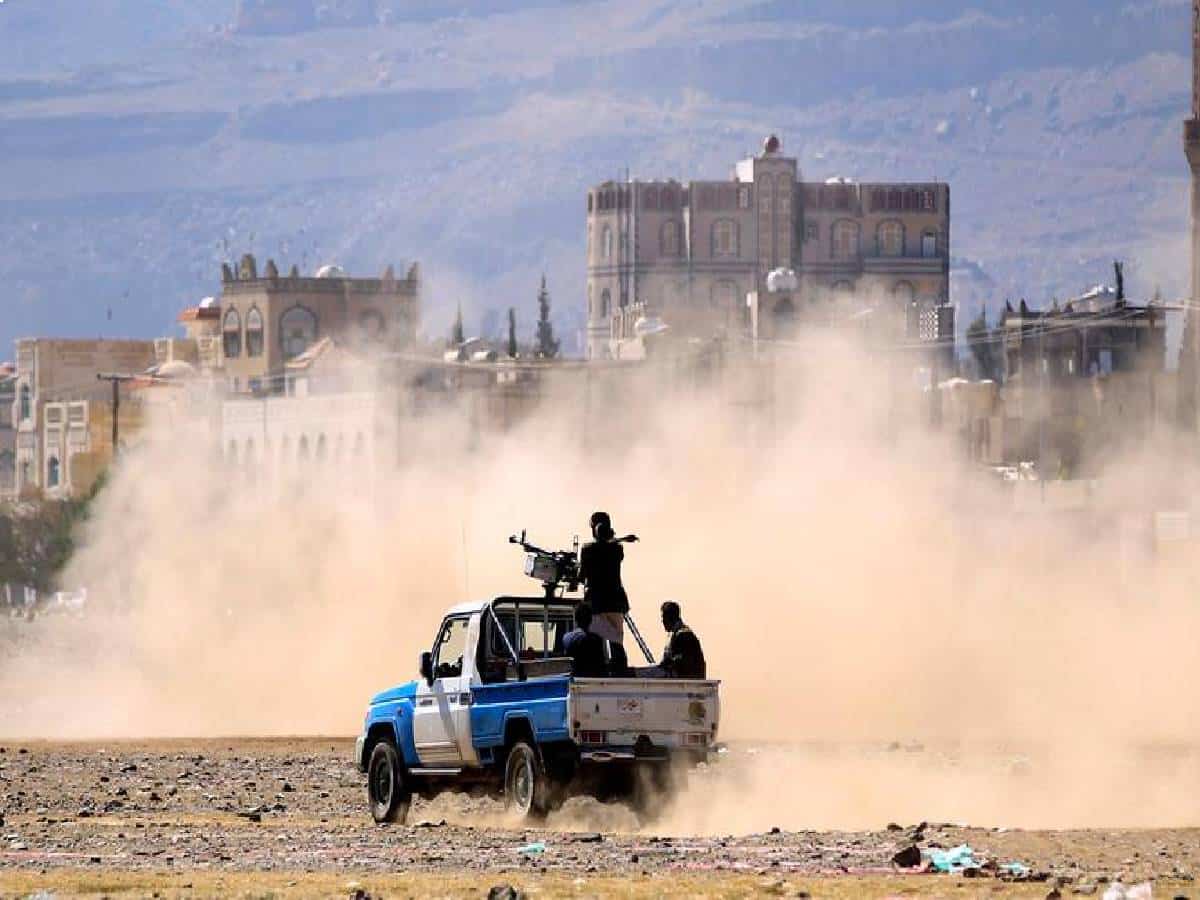 Govt forces attack Houthi-held sites in Yemen
