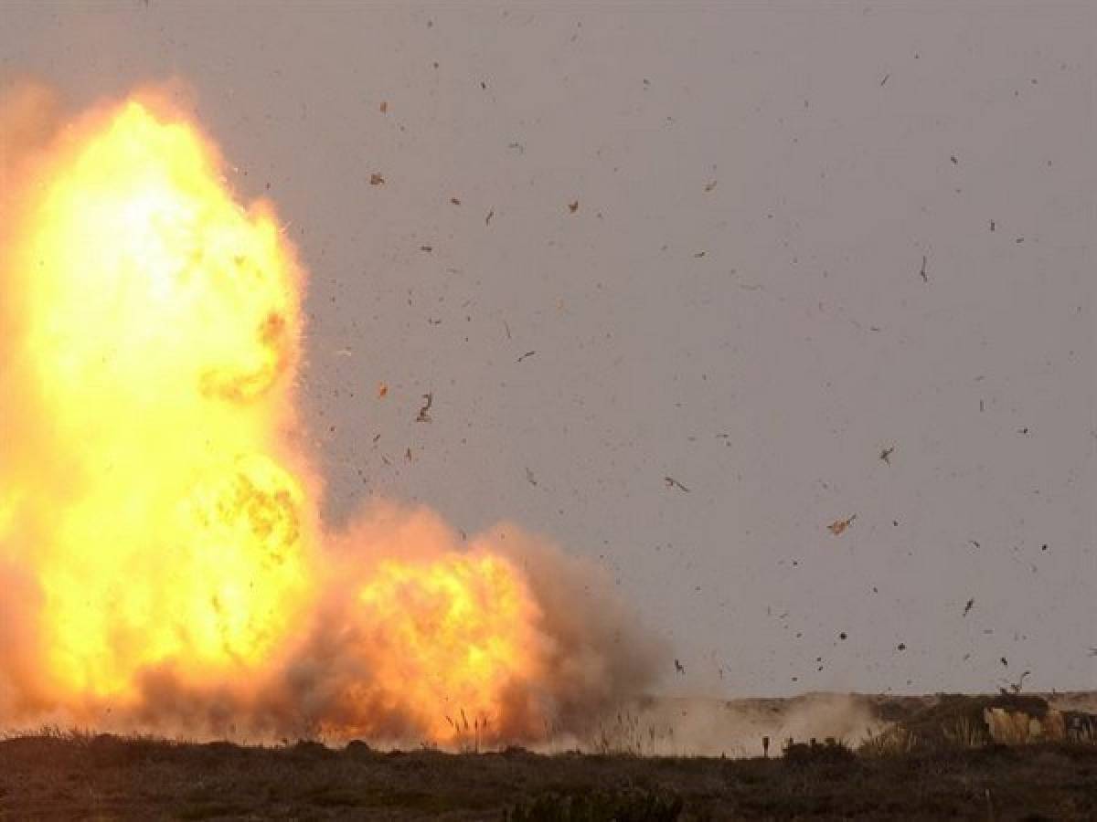 Saudi-led warplanes continue bombing Houthi-controlled sites in Yemen