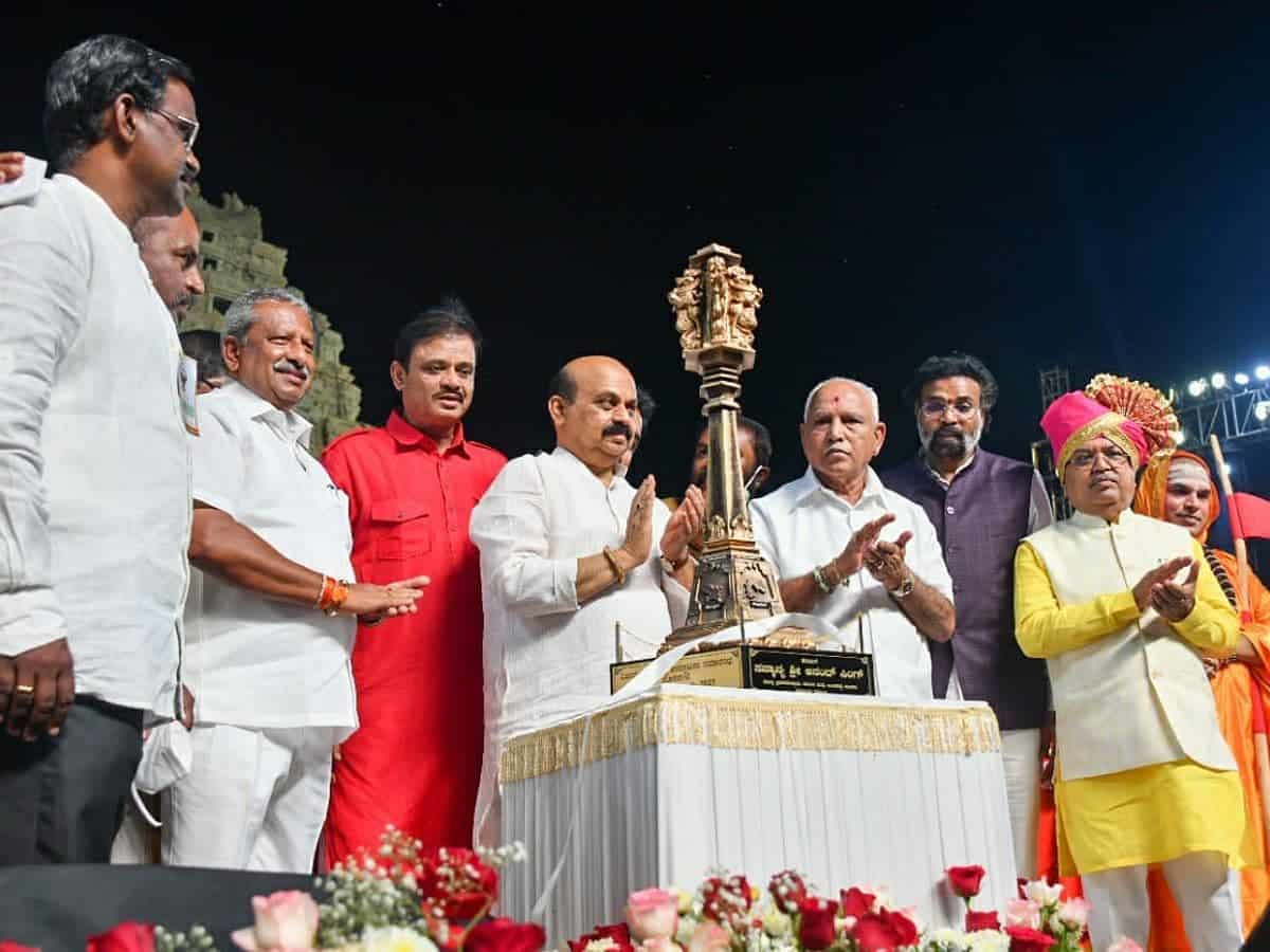 Bommai inaugurates new Karnataka district Vijayanagar