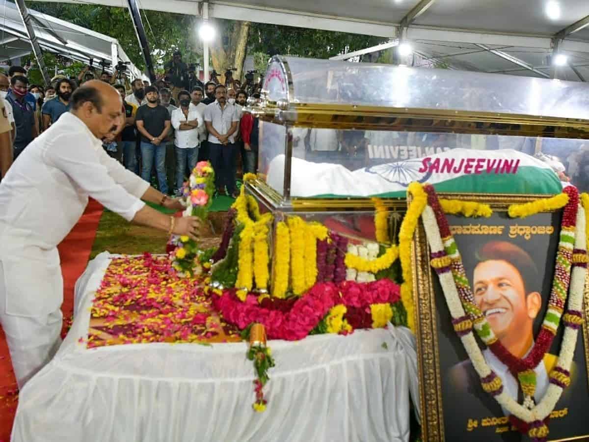 Karnataka CM Bommai's final goodbye to Puneeth Rajkumar
