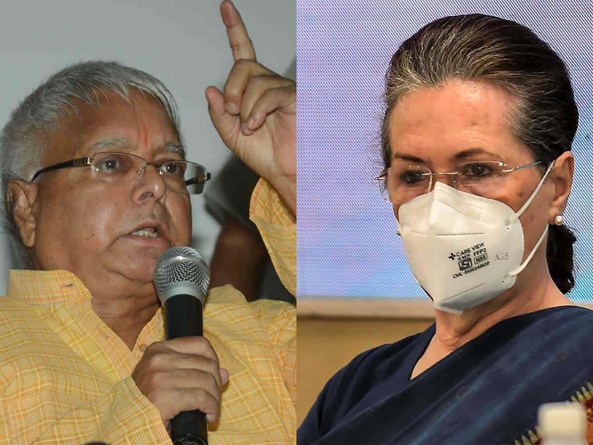 Amid 'trouble' in Bihar grand alliance, Sonia dials Lalu