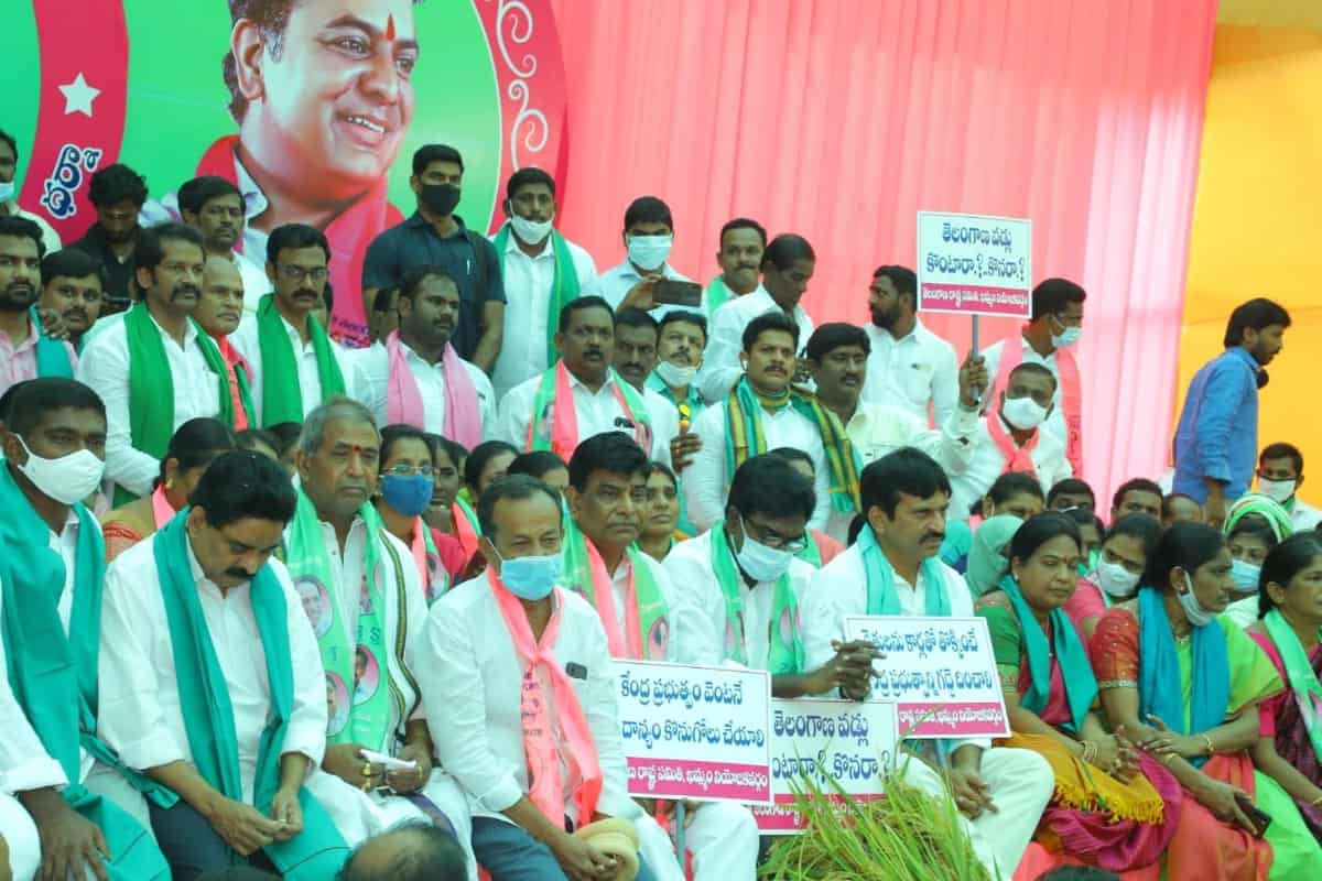 TRS stages protests against Centre's stand on paddy procurement