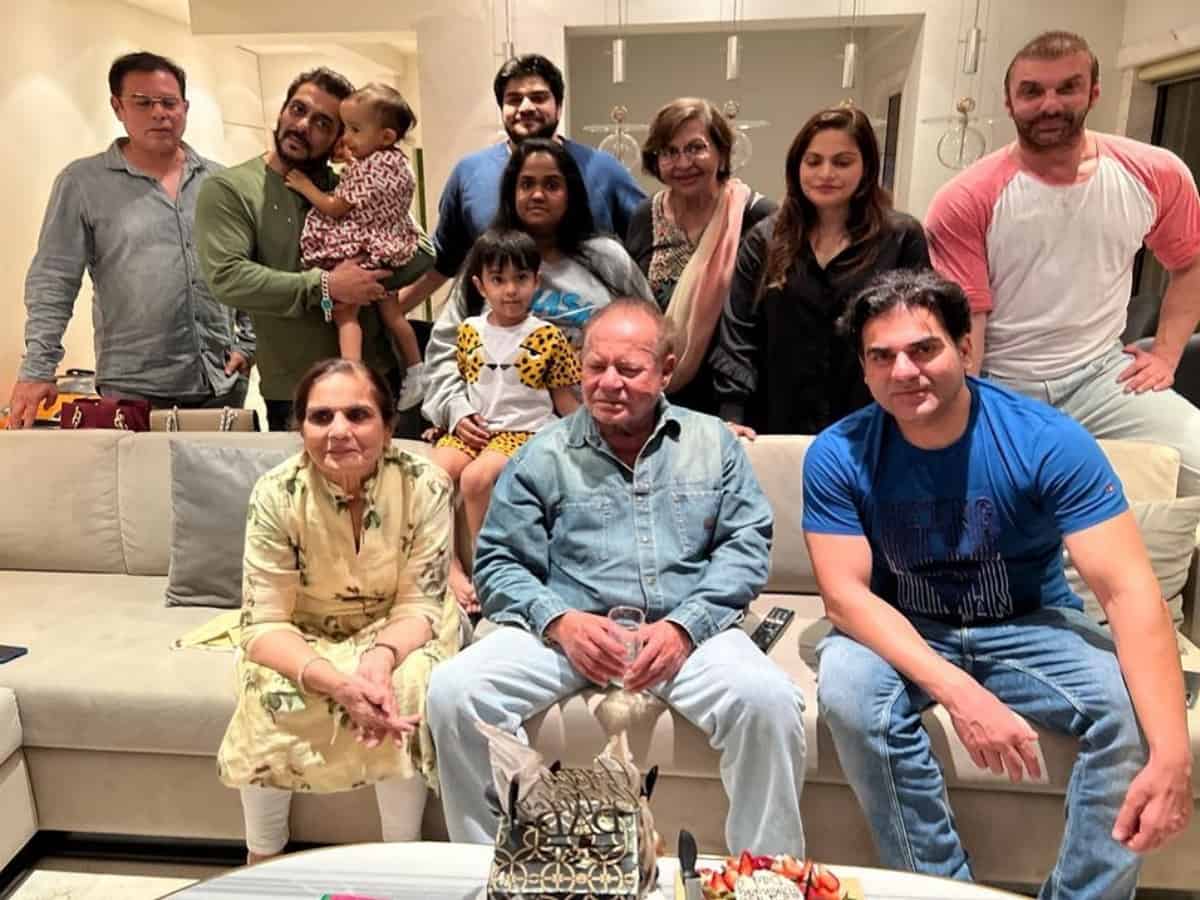 Salman Khan & family celebrate dad Salim Khan's birthday