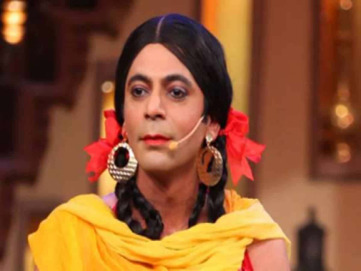 Sunil Grover aka Gutthi is back, shares stage with Salman Khan